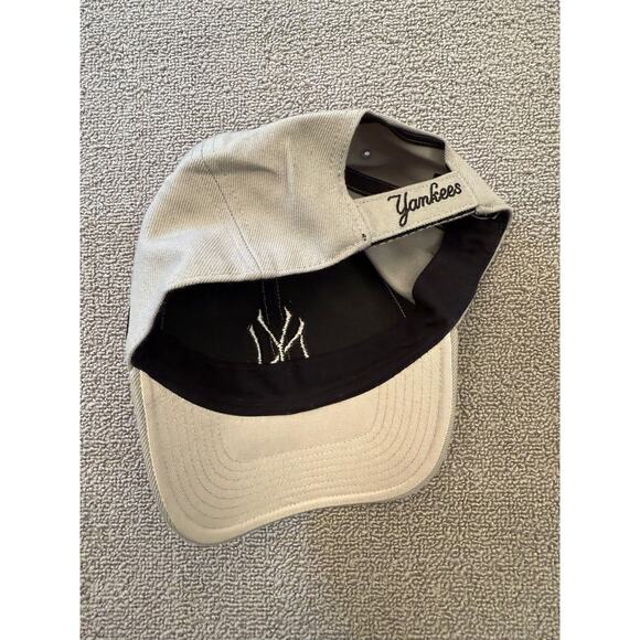 47 Brand New York Yankees Men's OSFA Grey Baseball Cap Adjustable - Picture 2 of 6